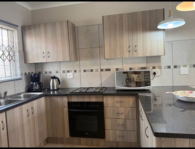 3 BEDROOM TOWNHOUSE FOR SALE IN WATERKLOOF EAST